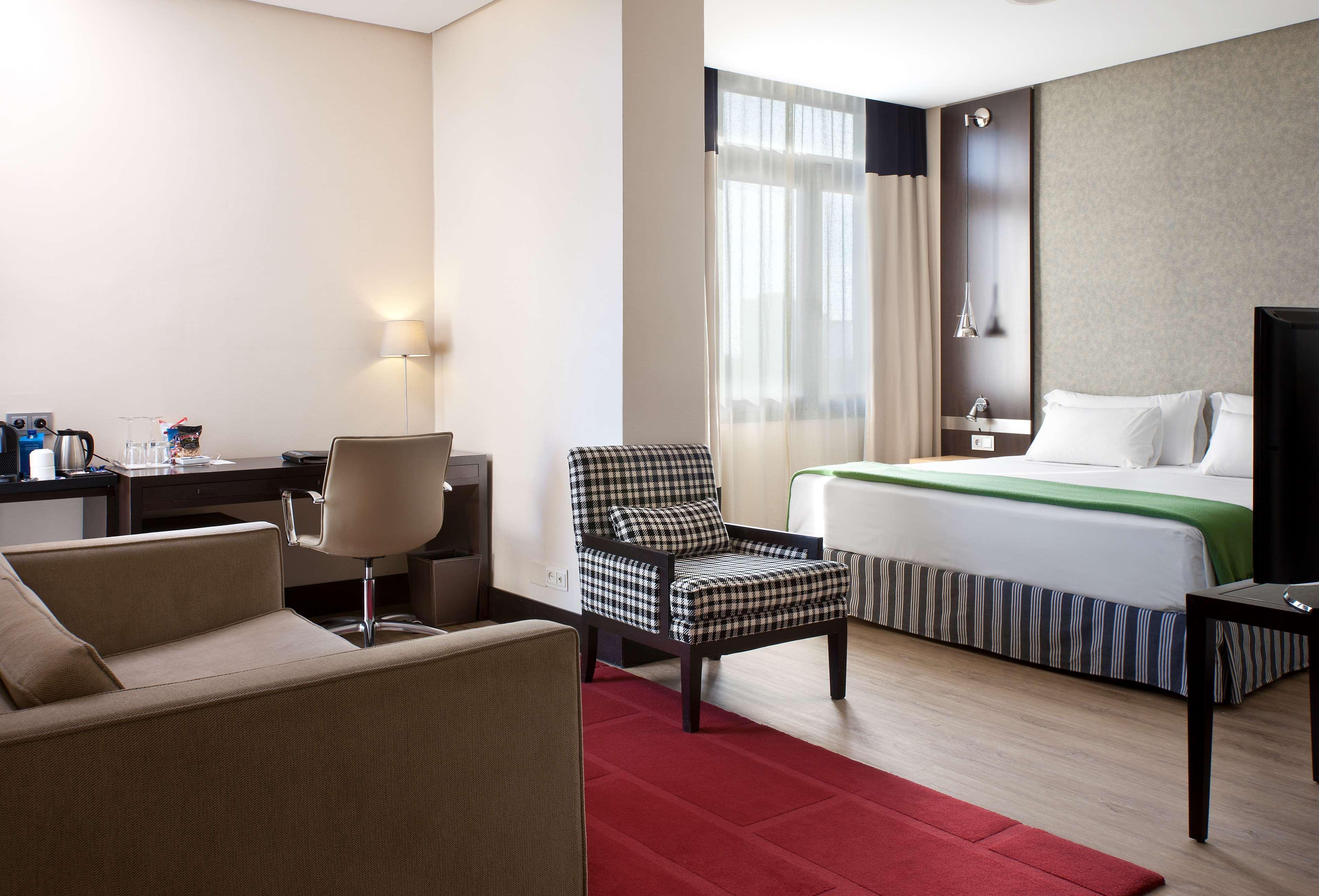 Nh Avenida Jerez Hotel Херес де ла Фронтера Екстериор снимка