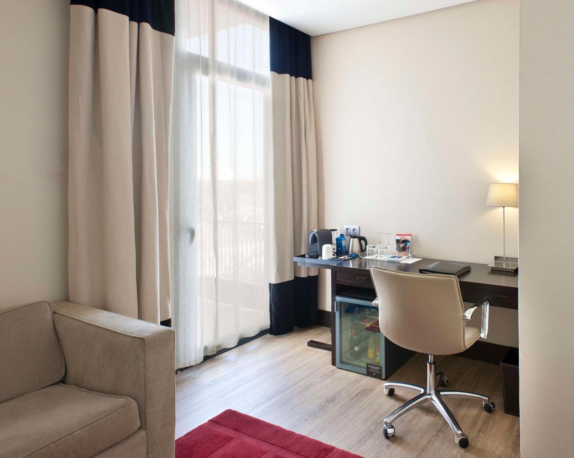 Nh Avenida Jerez Hotel Херес де ла Фронтера Екстериор снимка